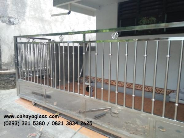 Featured image of post Pintu Gerbang Stainless Minimalis Harga pintu minimalis aluminium kaca kayu dan besi
